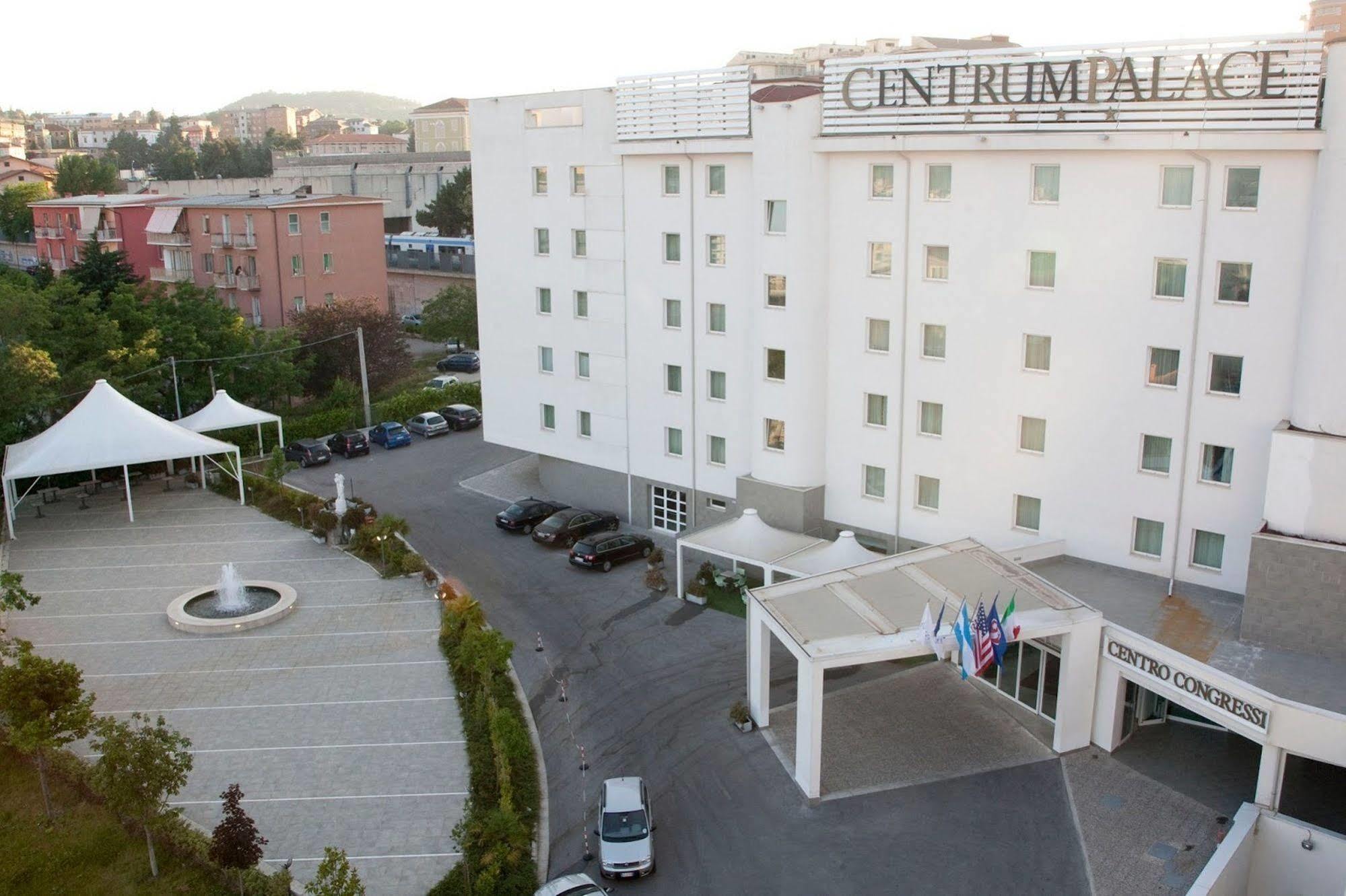 Centrum Palace Hotel & Resorts กัมโปบัสโซ ภายนอก รูปภาพ