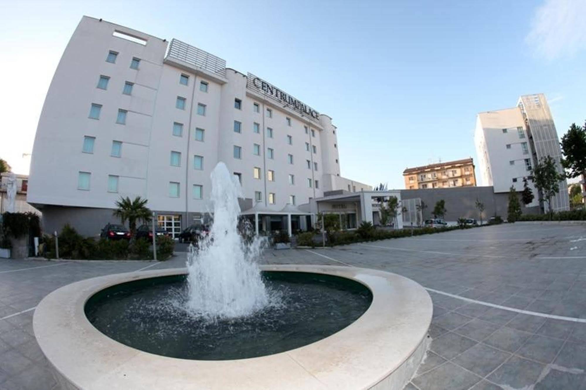Centrum Palace Hotel & Resorts กัมโปบัสโซ ภายนอก รูปภาพ
